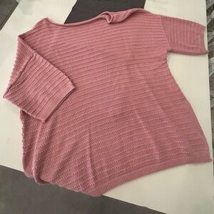 Women’s light weight short sleeve sweater in mauve
